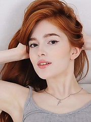 Red-hot Jia Lissa masturbates in the couch